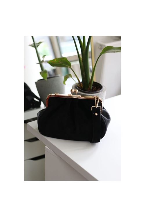 Kadın Siyah Süet Burslu Kalın Askılı Omuz Çantası