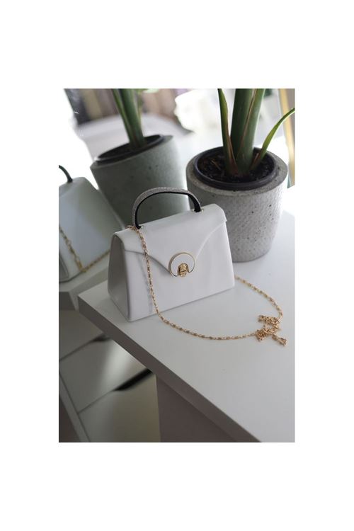Beyaz Mat Oval Gold Aksesuarlı Taşlı Tutma Kulplu Abiye El Çantası