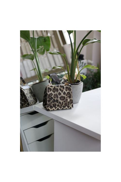 Kadın Leopar Desenli Kapak Detaylı Askılı Omuz Çantası